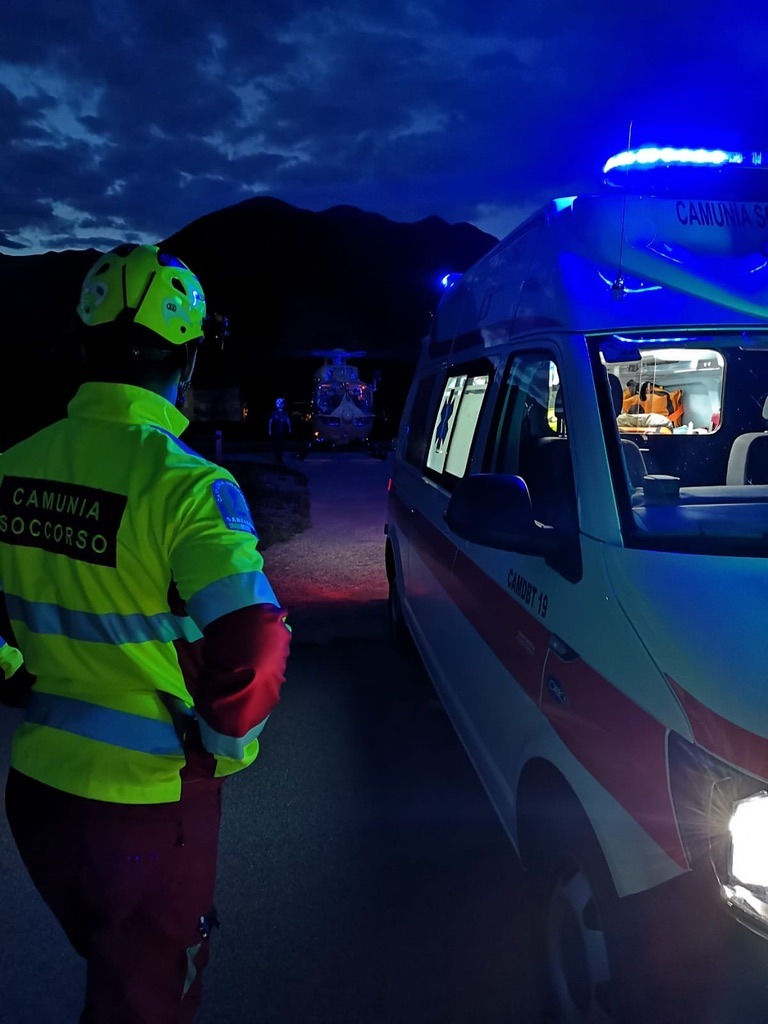 intervento notturno ambulanza camunia soccorso