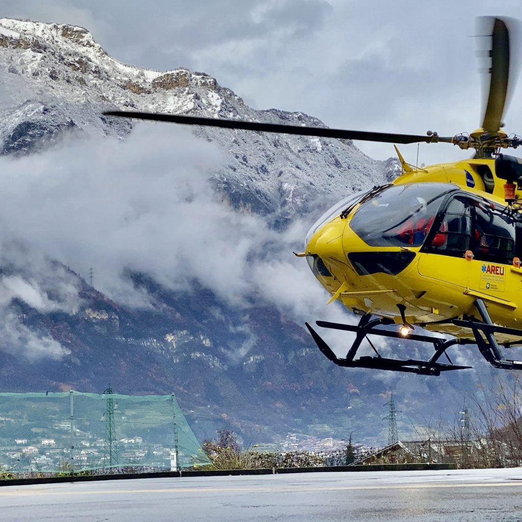 Fotografie gruppo sanitario camunia soccorso elicottero 118